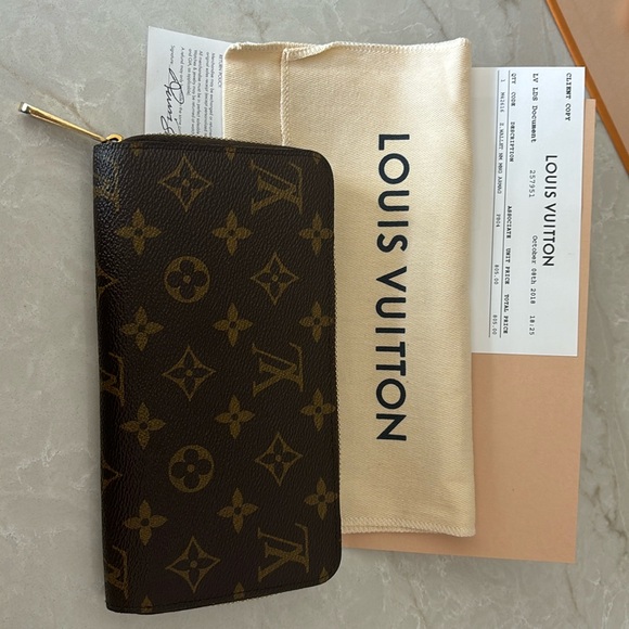 Wallet - Picture 1 of 6